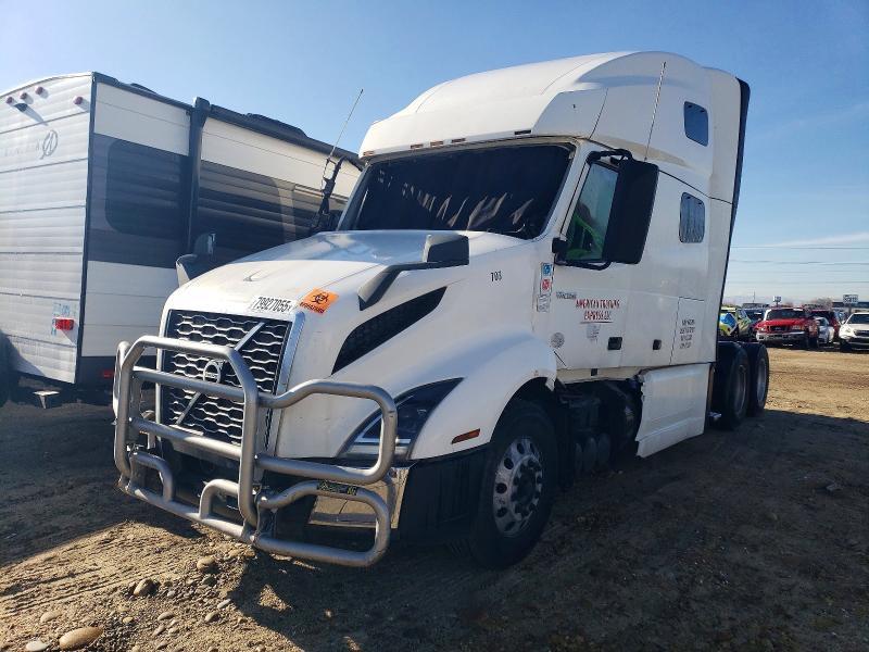 2019 Volvo VNL Semi Truck