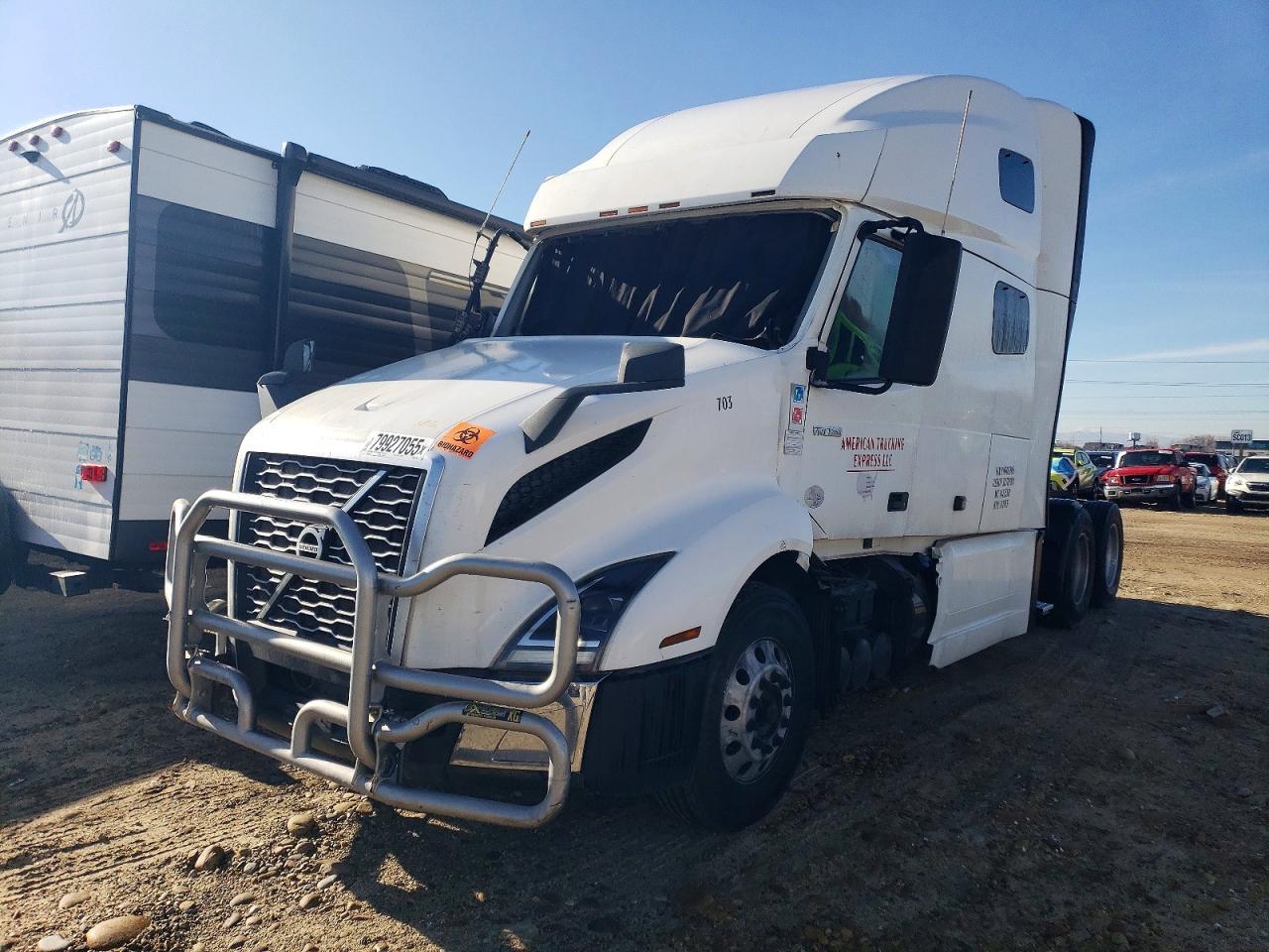 2019 Volvo VNL Semi Truck