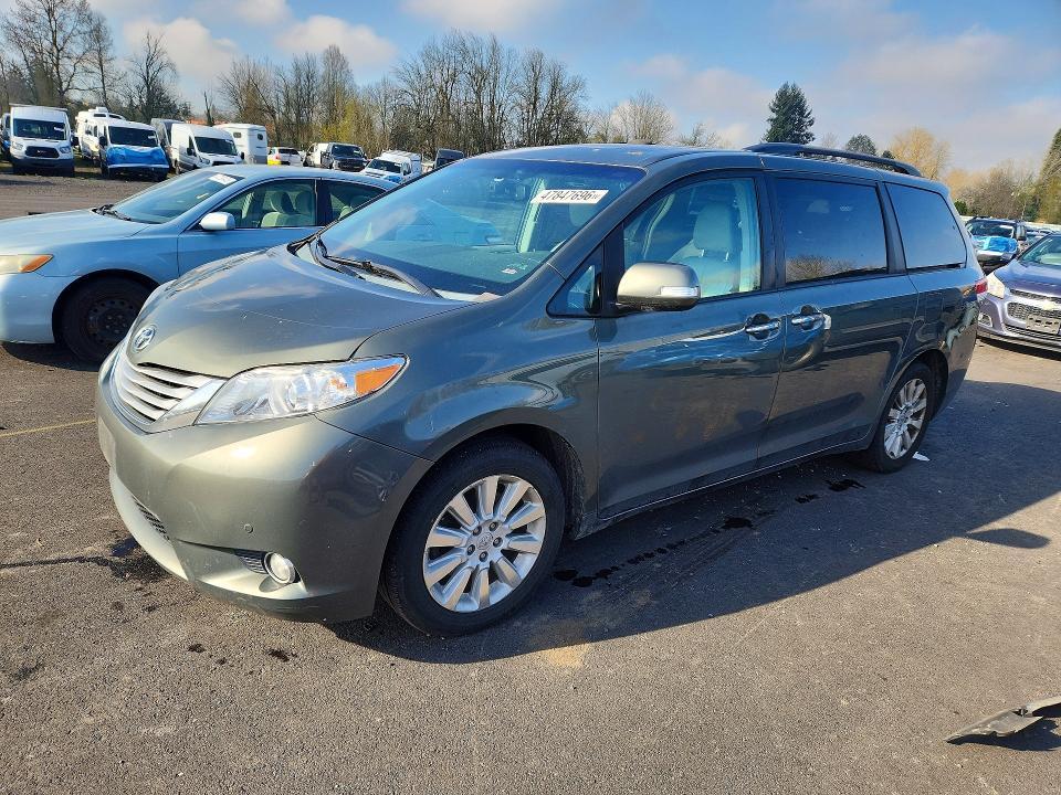 2013 Toyota Sienna Limited 7-passenger