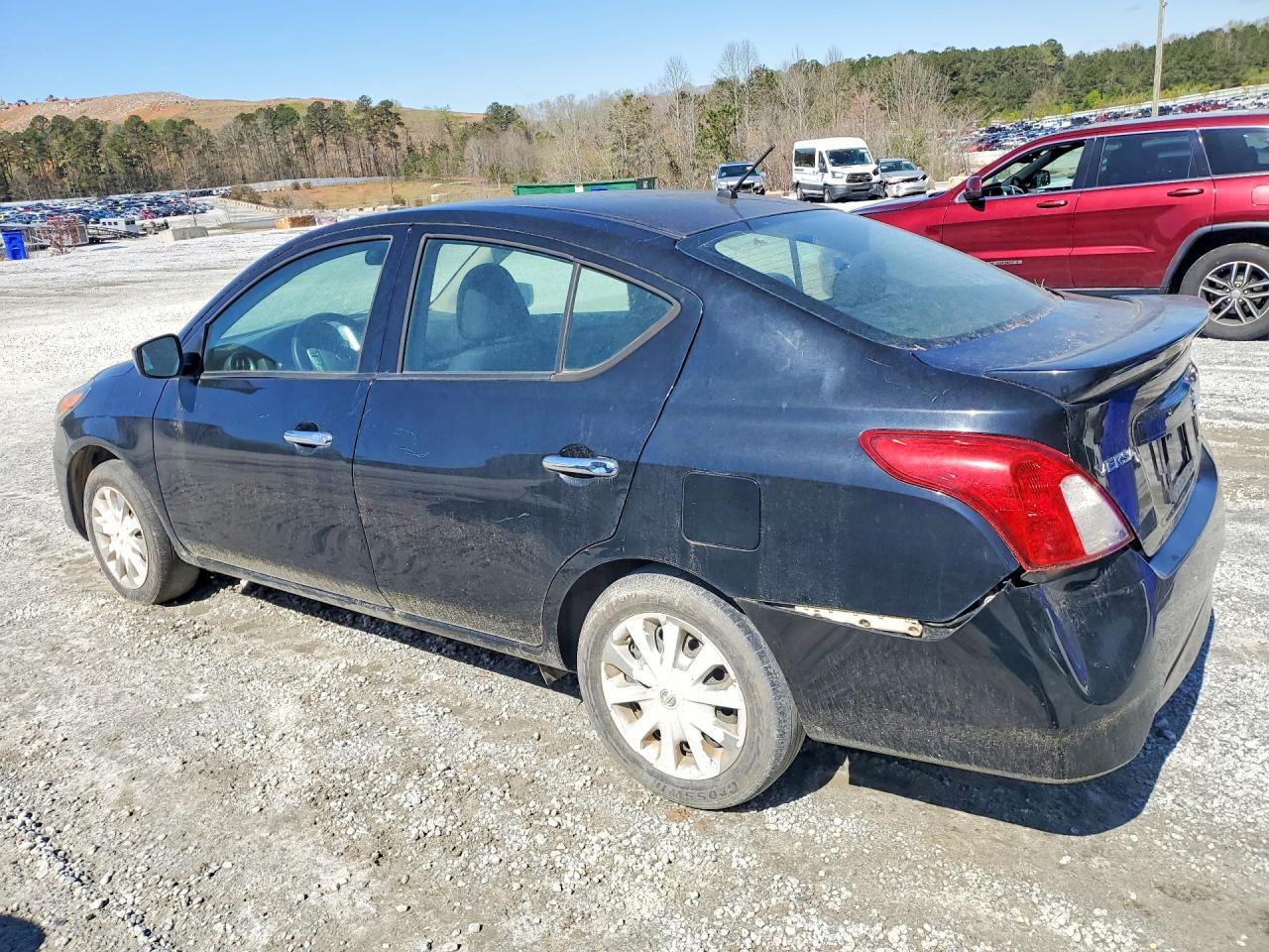 2019 Nissan Versa sv
