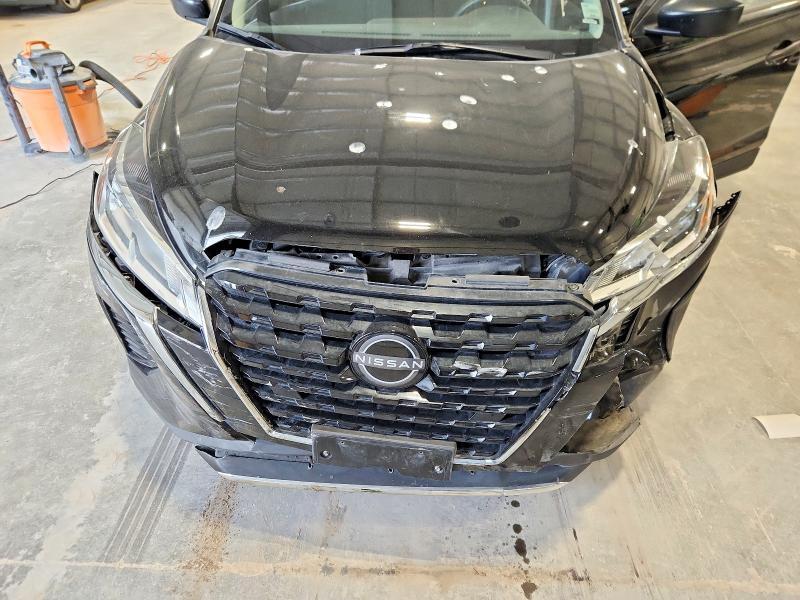 2023 Nissan Kicks s