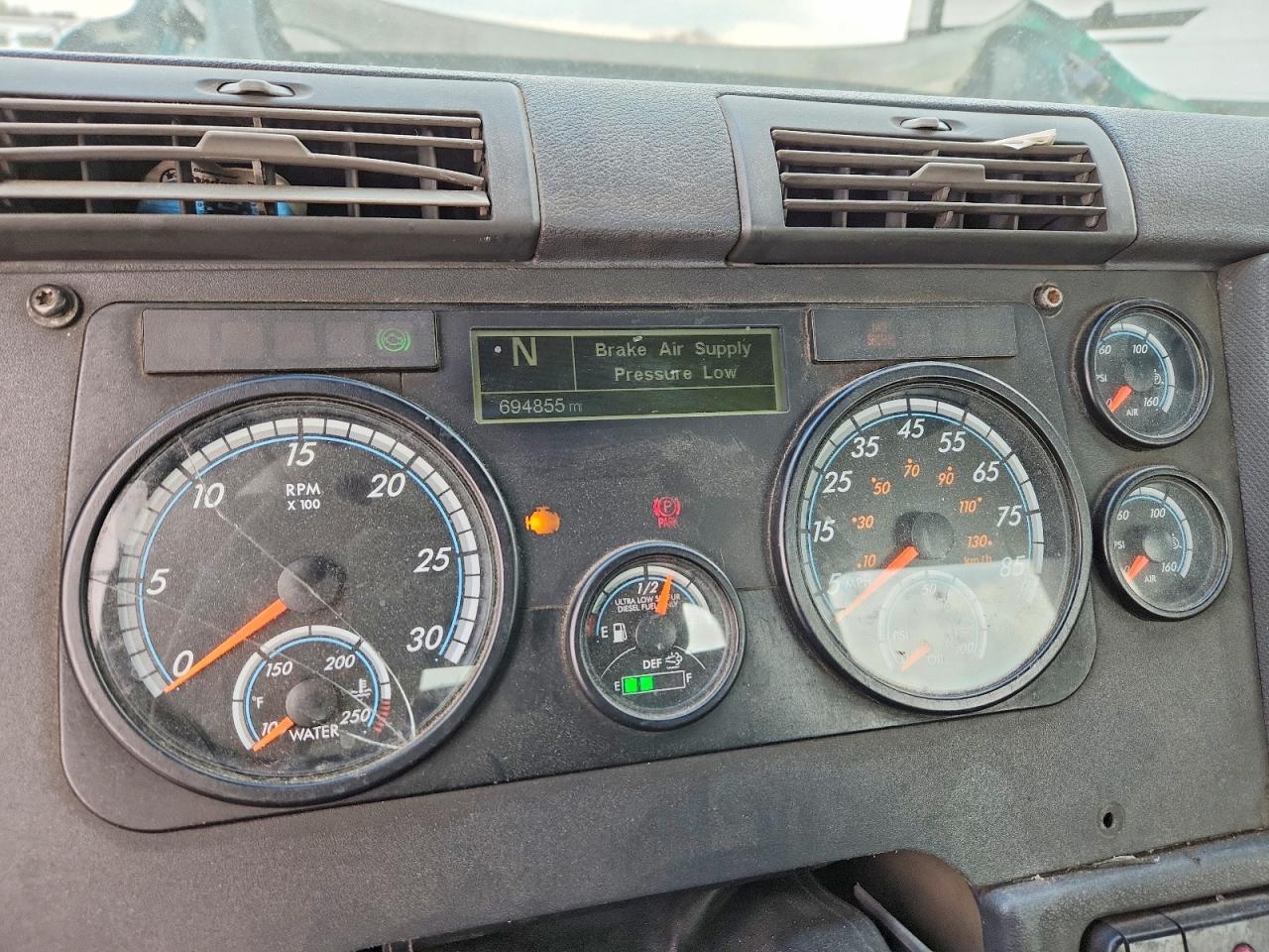 2018 Freightliner Cascadia 113 Semi Truck
