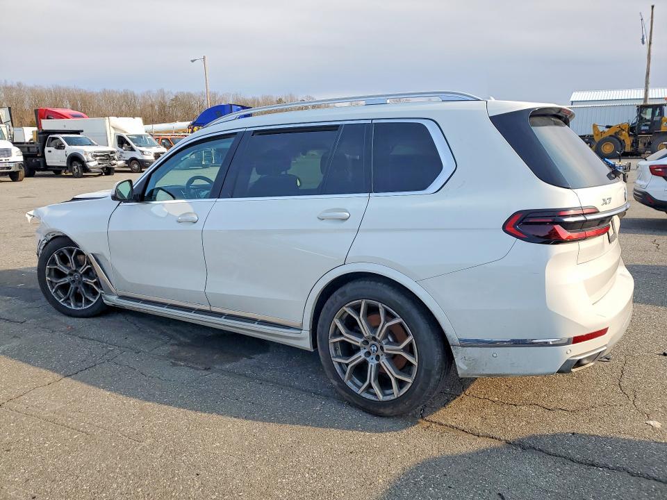 2025 BMW X7 Xdrive40i