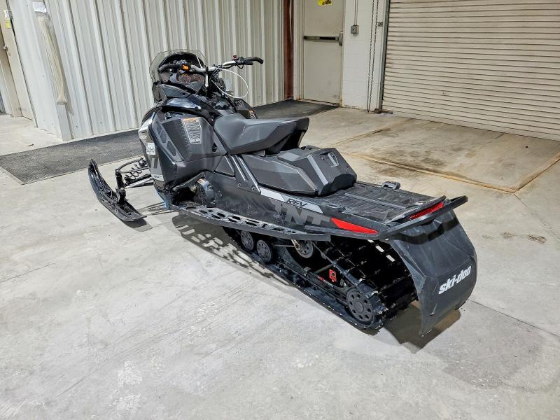 2019 Skidoo Snowmobile
