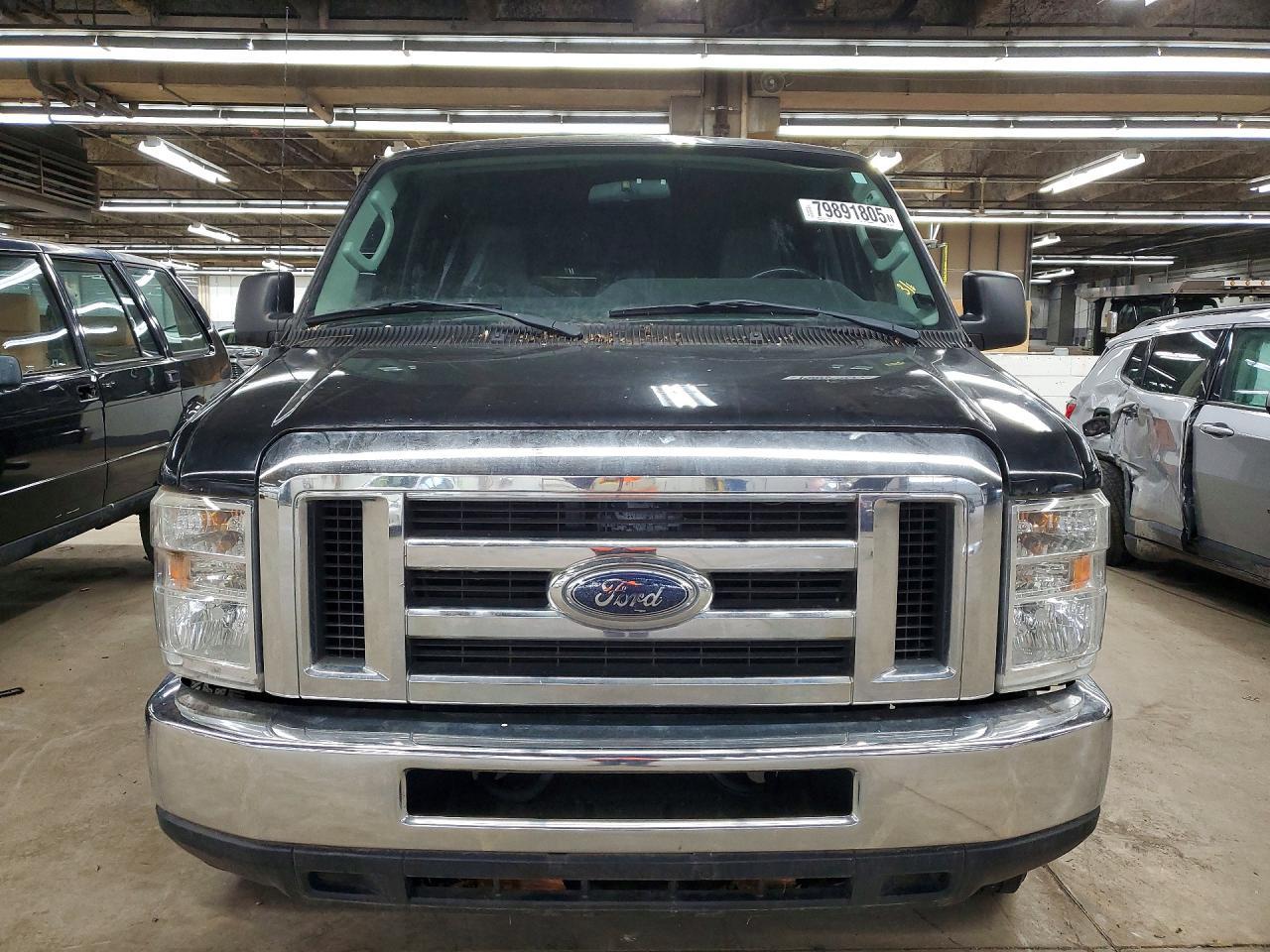 2013 Ford Econoline E350 Super Duty Wagon