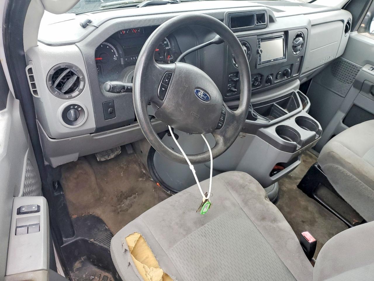 2014 Ford Econoline E350 Super Duty Wagon