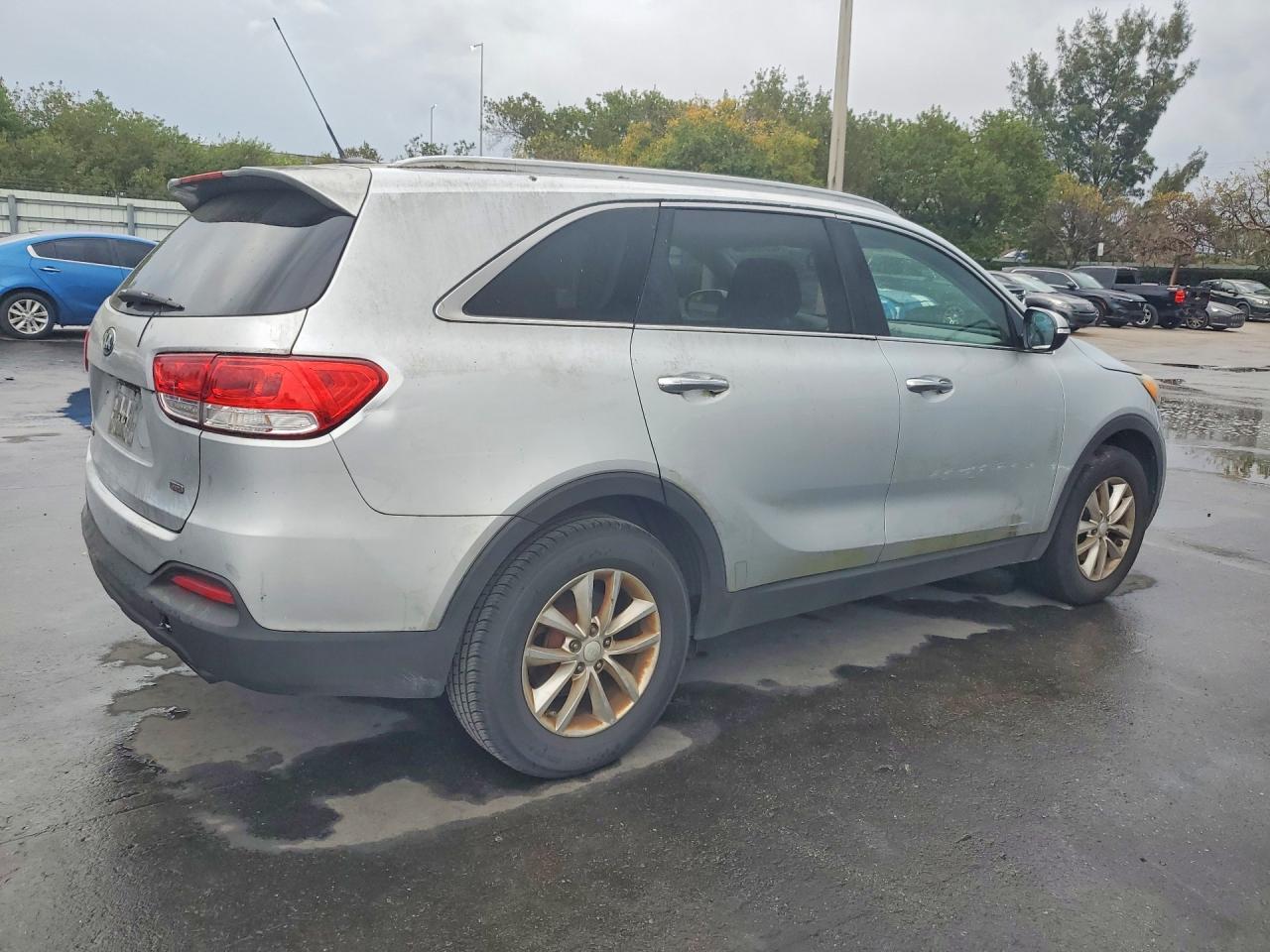 2016 KIA Sorento lx