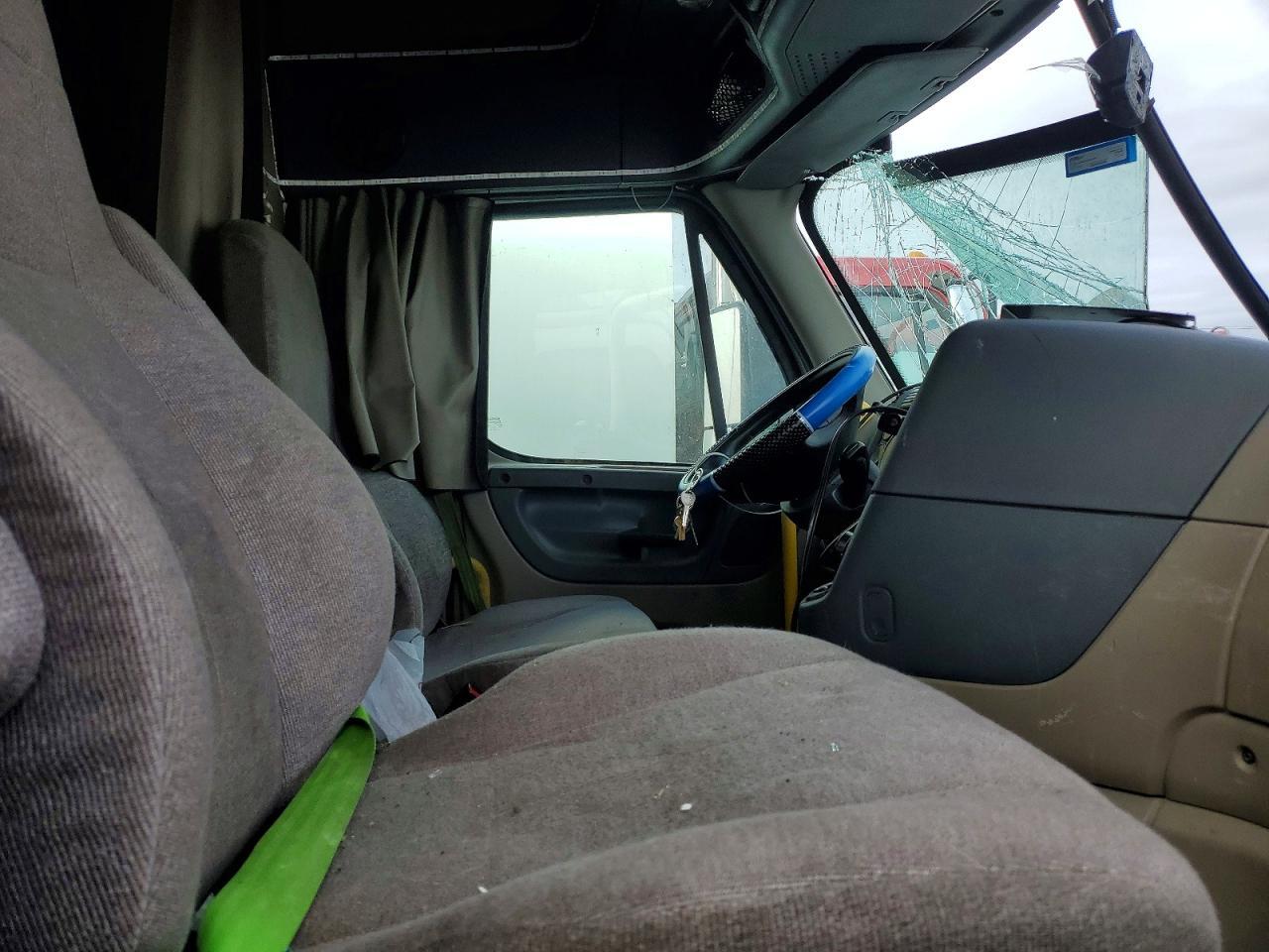 2017 Freightliner Cascadia 125 Semi Truck