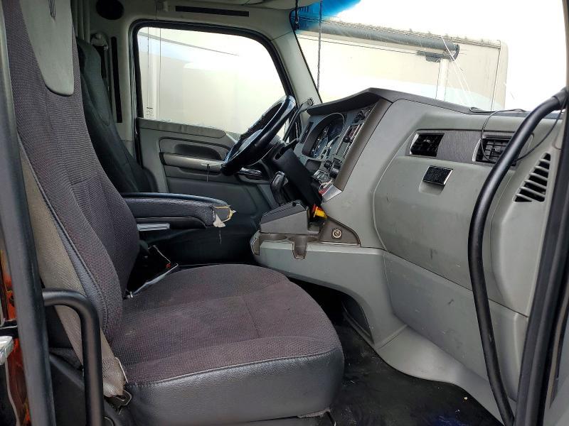 2018 Kenworth T680 Semi Truck