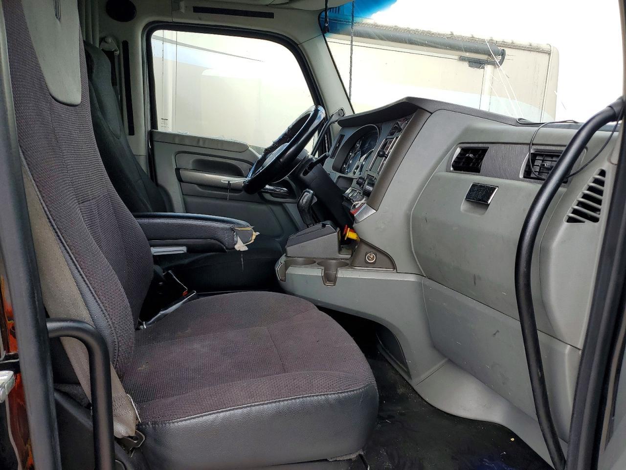 2018 Kenworth T680 Semi Truck