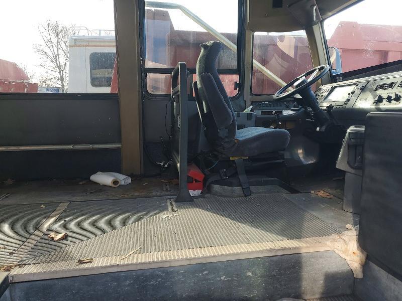 2006 Freigliner Shuttle Bus