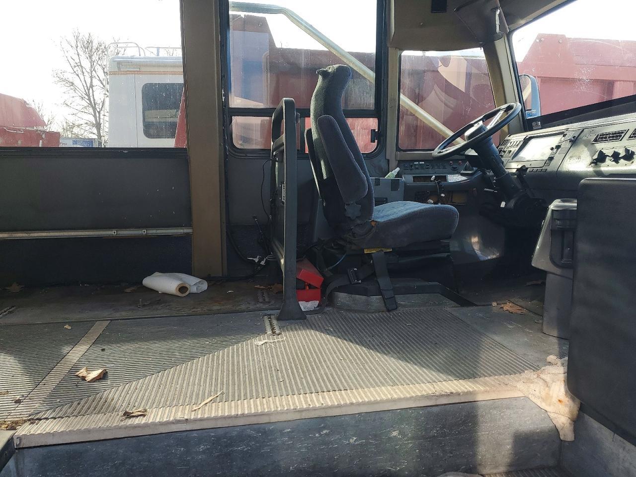 2006 Freigliner Shuttle Bus