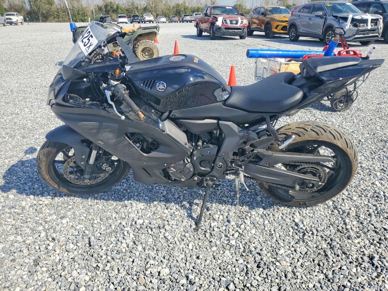 2024 Yama YZFR7