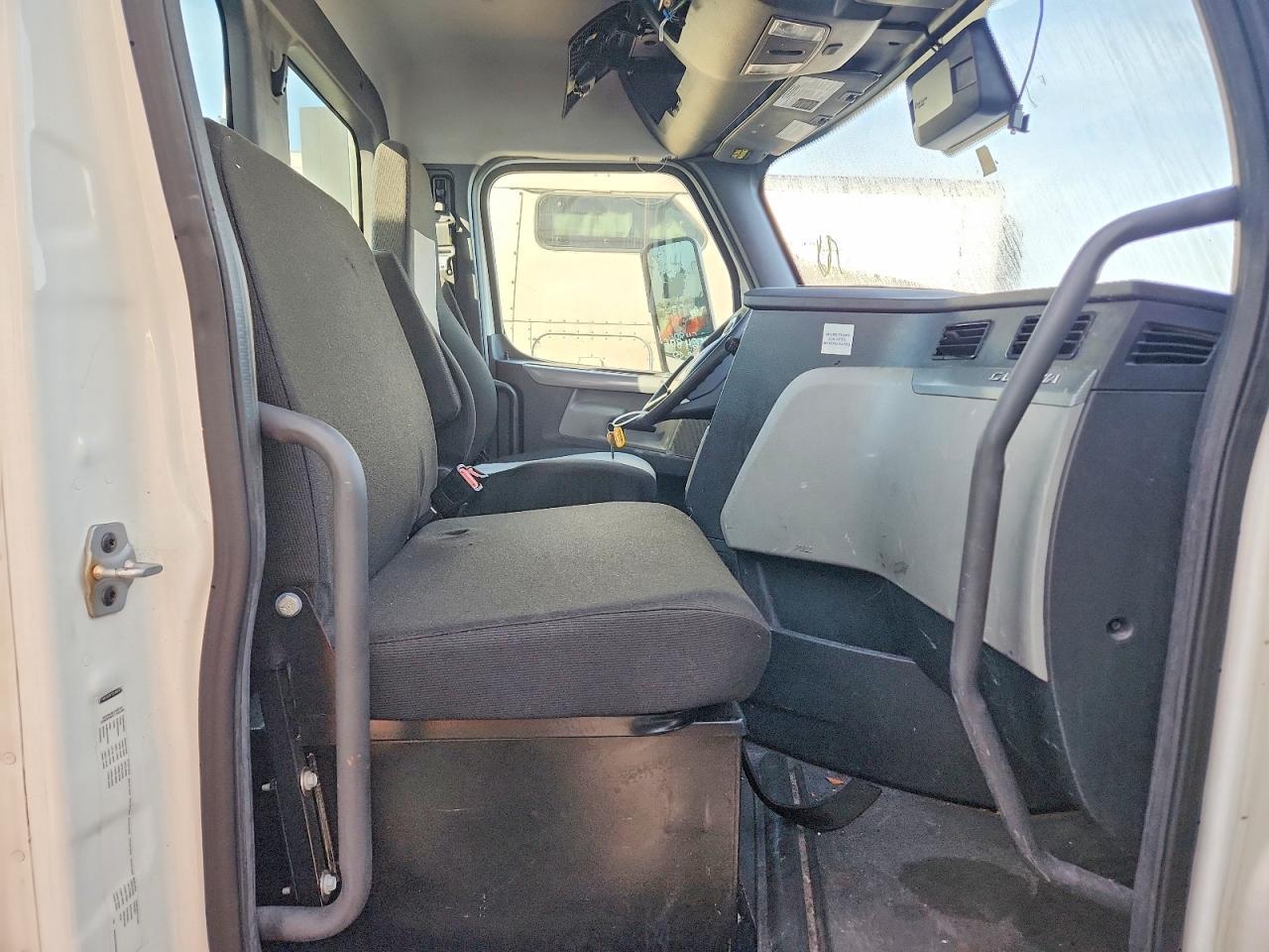 2022 Freigliner 2022 Freightliner Cascadia 126 DAY Cab Semi Truck