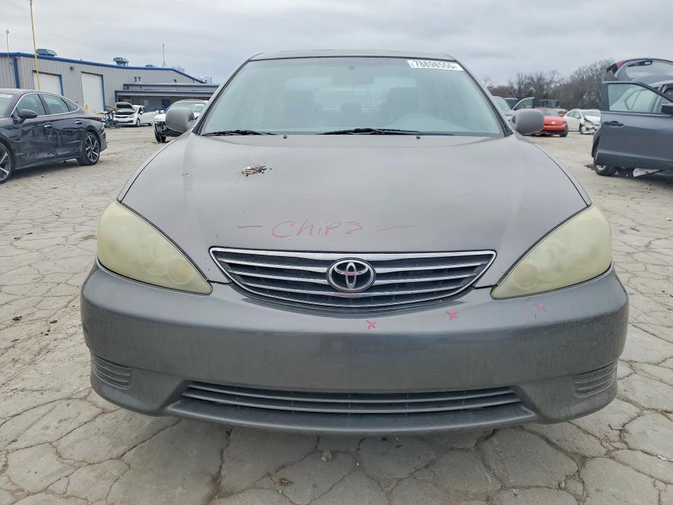 2005 Toyota Camry le