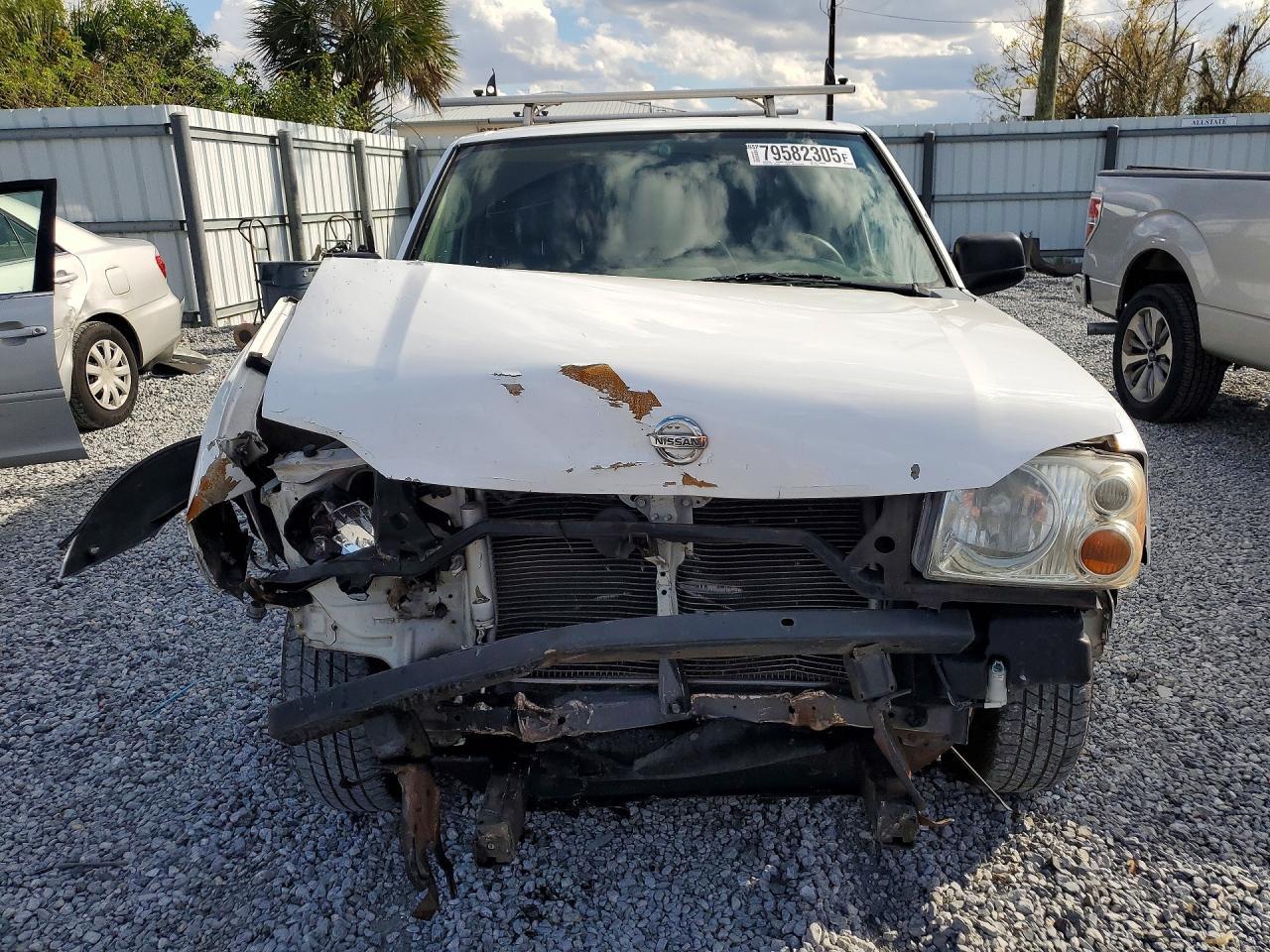 2004 Nissan Frontier Standard