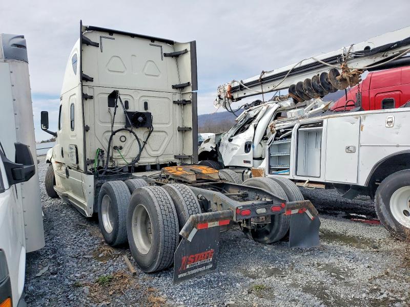 2019 Freigliner 2019 Freightliner Cascadia 126 Semi Truck