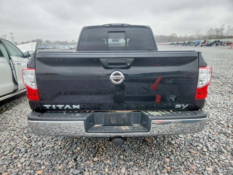 2017 Nissan Titan SV