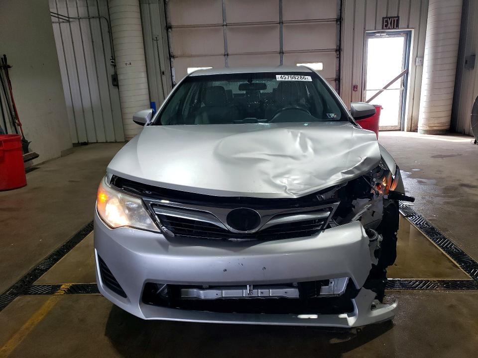 2014 Toyota Camry le