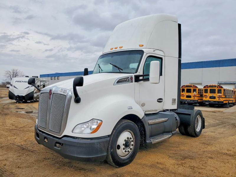 2018 Kenworth T680 Semi Truck