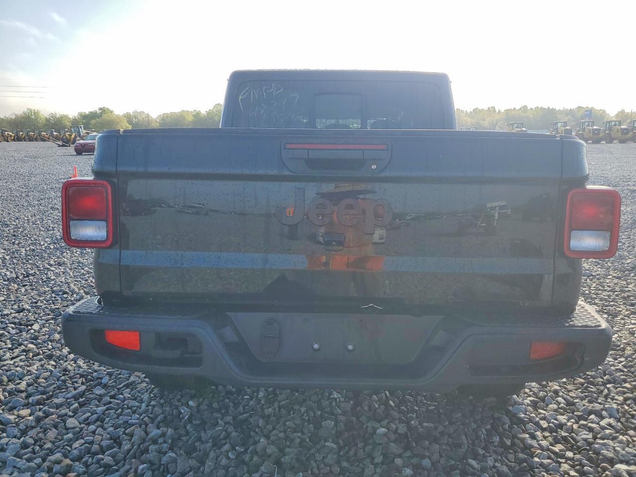 2024 Jeep Gladiator Sport