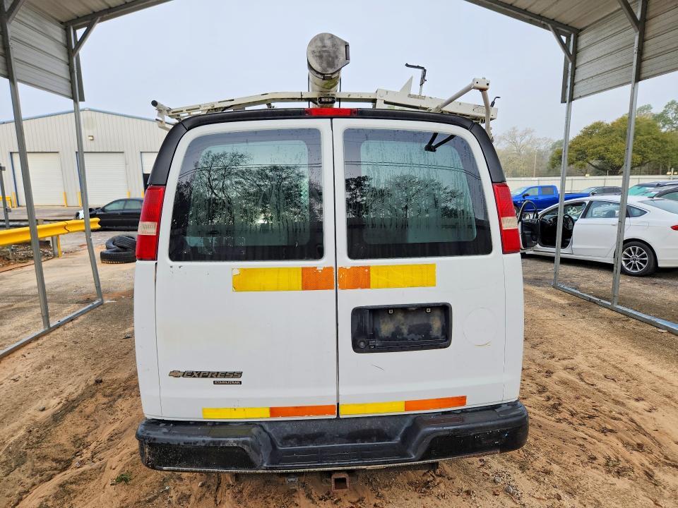 2013 Chev Express G2500