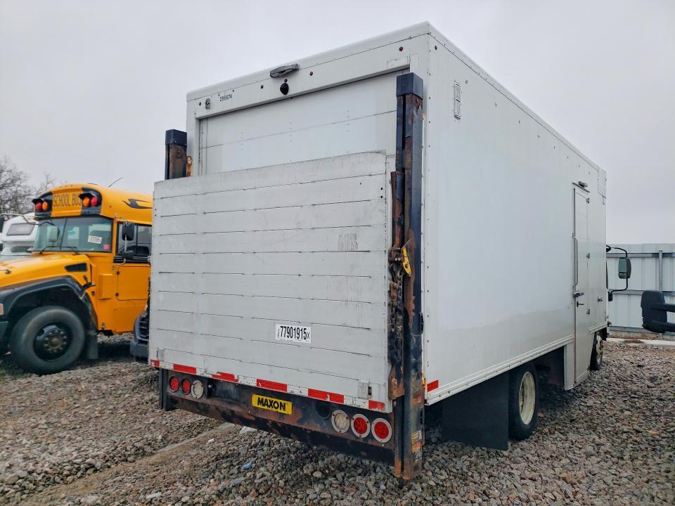 2017 Isuzu NRR BOX Truck