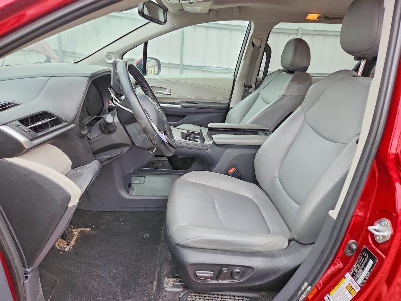 2022 Toyota Sienna xle 7-passenger