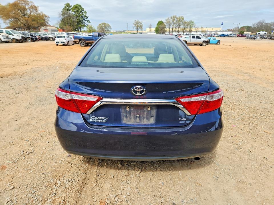 2016 Toyota Camry le