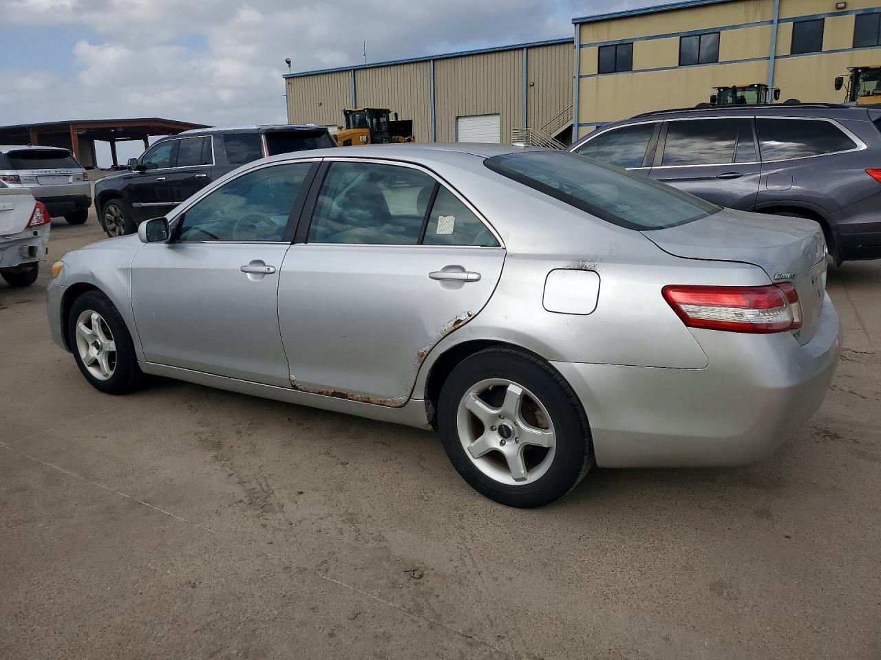 2011 Toyota Camry le