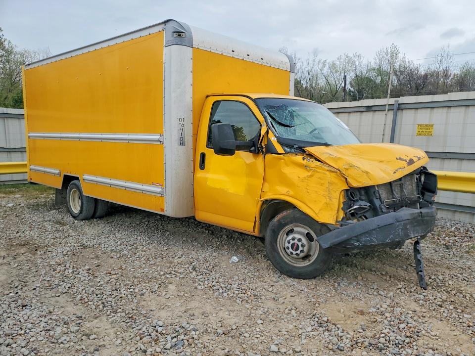 2014 GMC Savana BOX Truck
