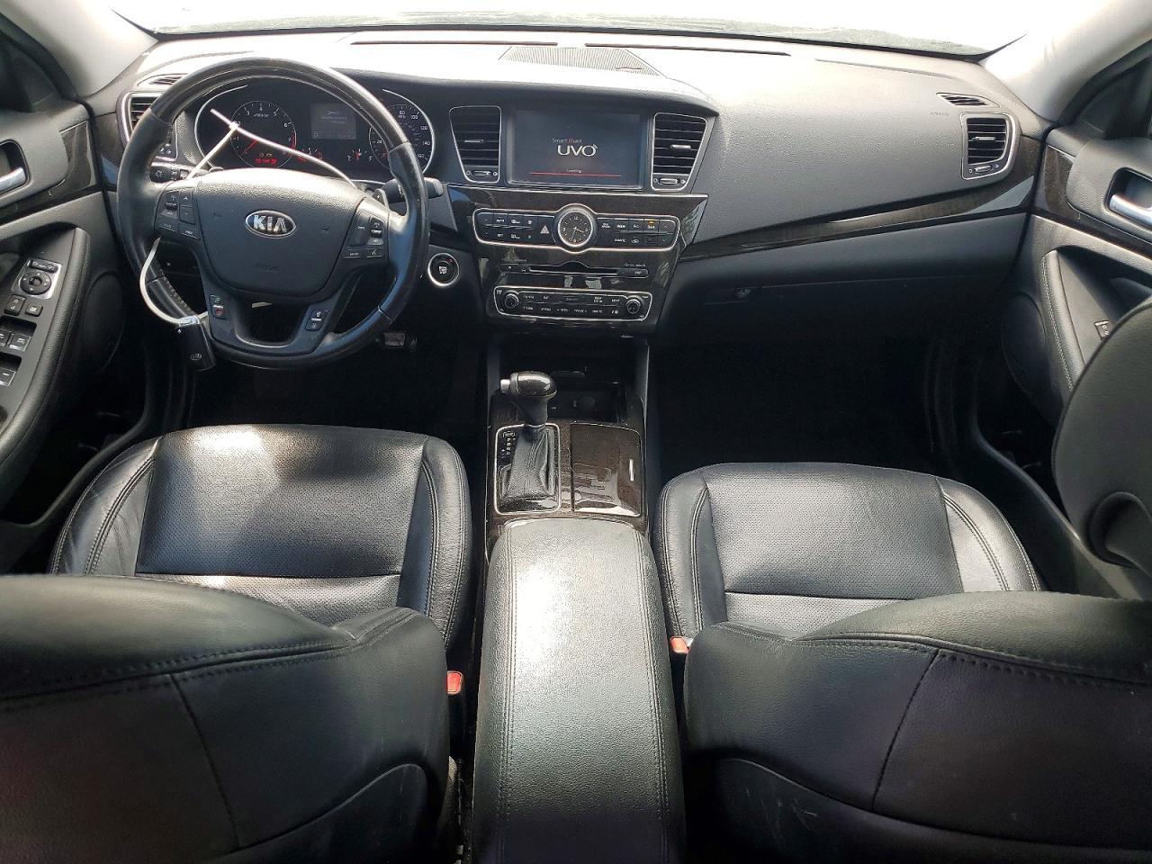 2014 KIA Cadenza Premium