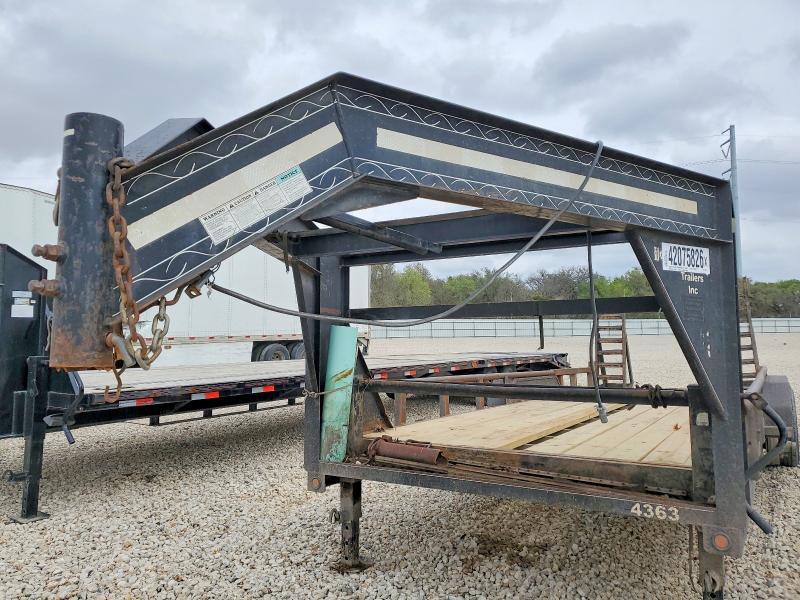 2010 Lamar Trailers Trailer