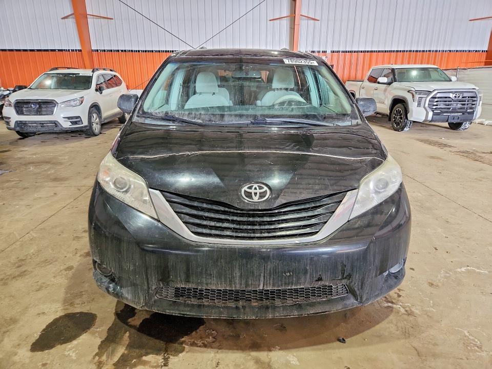 2013 Toyota Sienna le 7-passenger