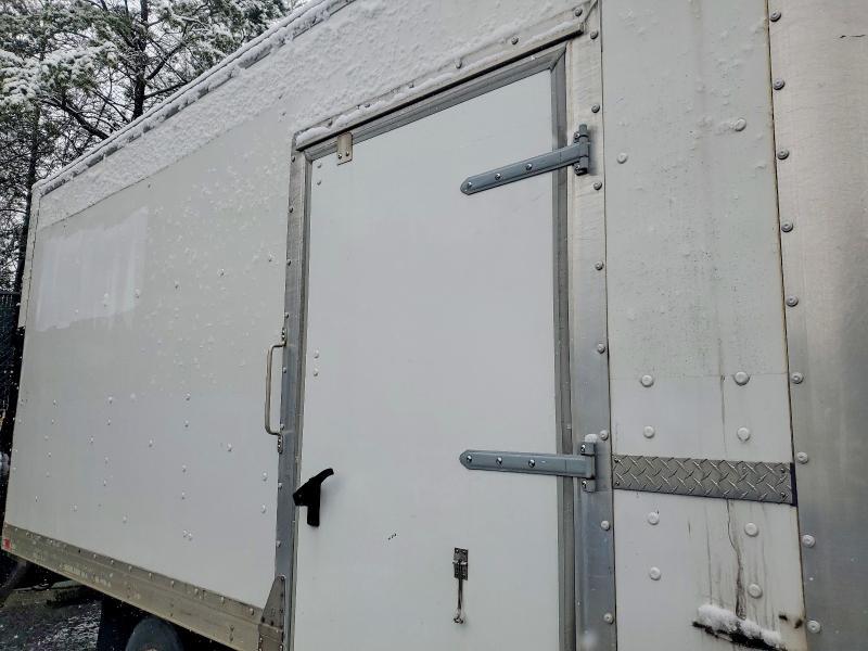 2016 Isuzu NPR HD BOX Truck