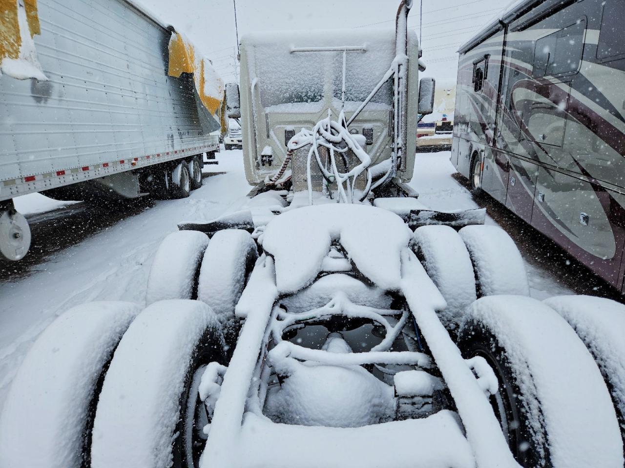 2016 Freigliner 2016 Freightliner Cascadia 125 Semi Truck
