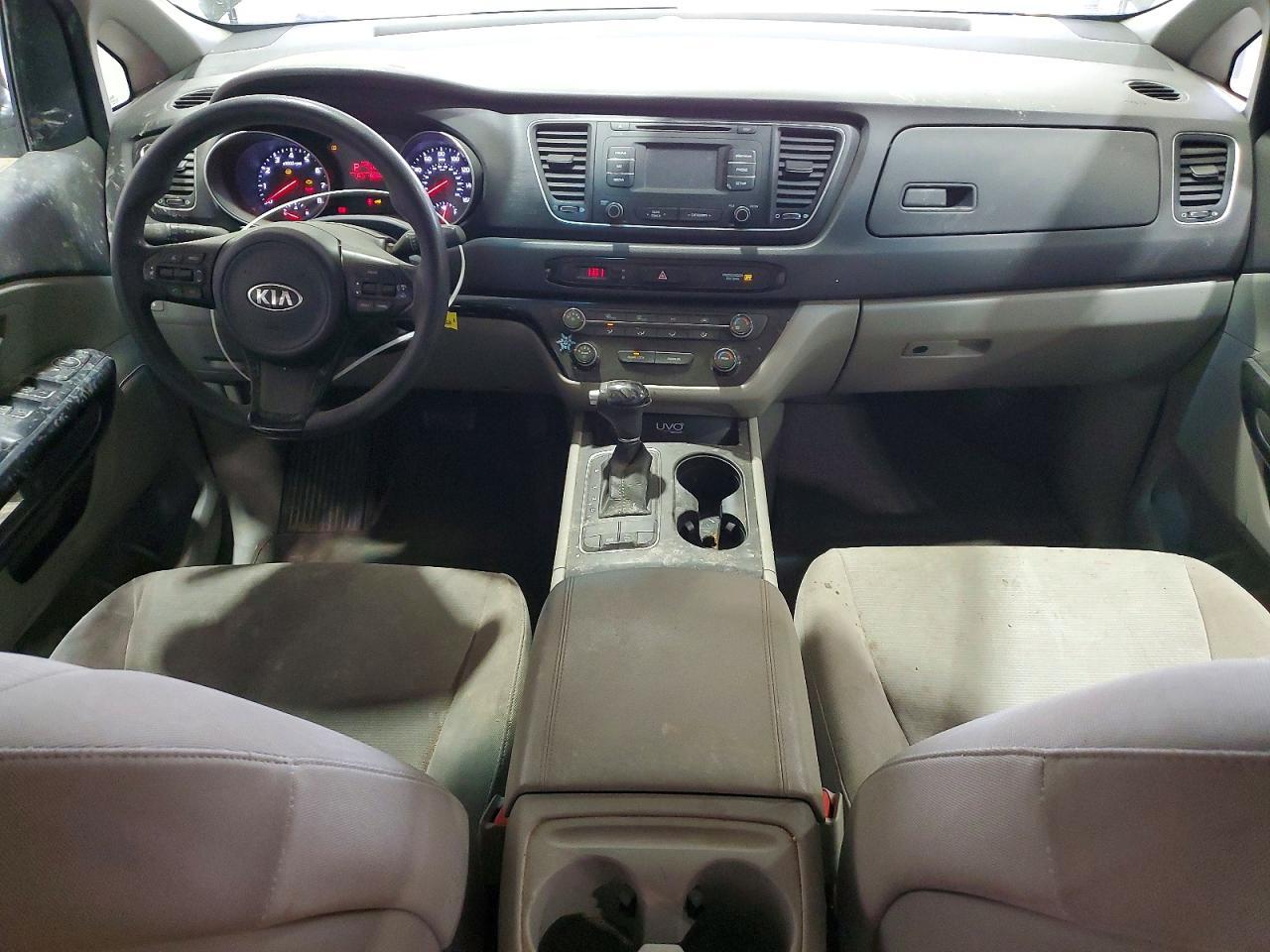 2015 KIA Sedona lx