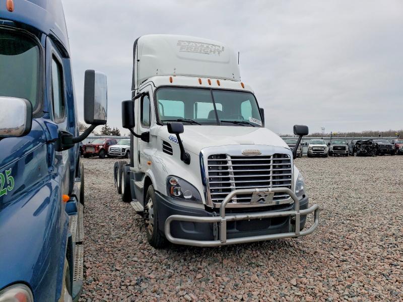2020 Freightliner Cascadia 1