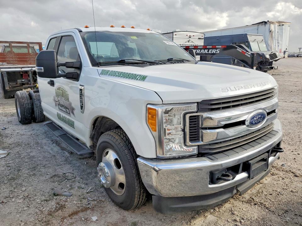2019 Ford F350 Super-TOW Truck