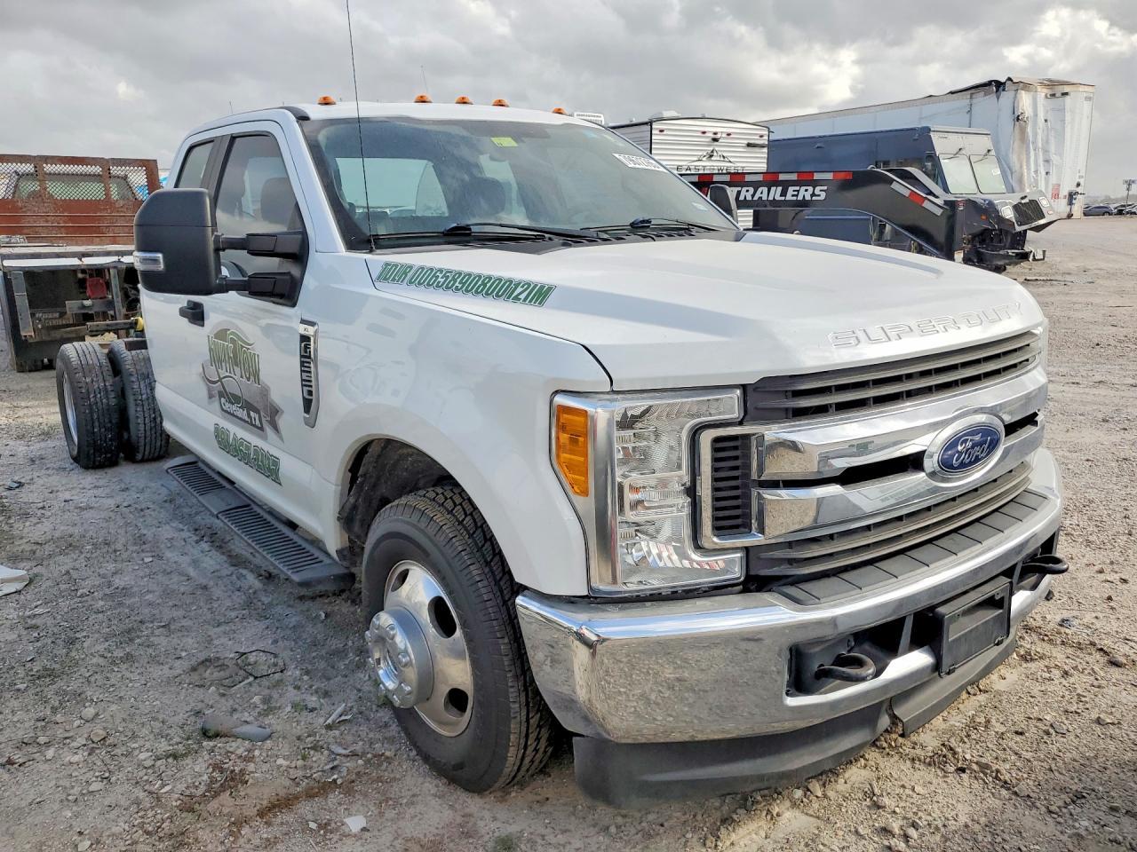 2019 Ford F350 Super-TOW Truck