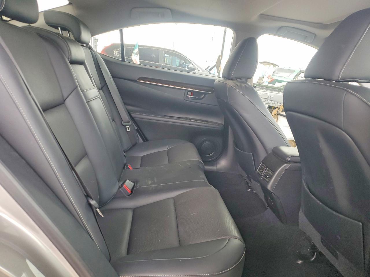 2017 Lexus Es 300h Base