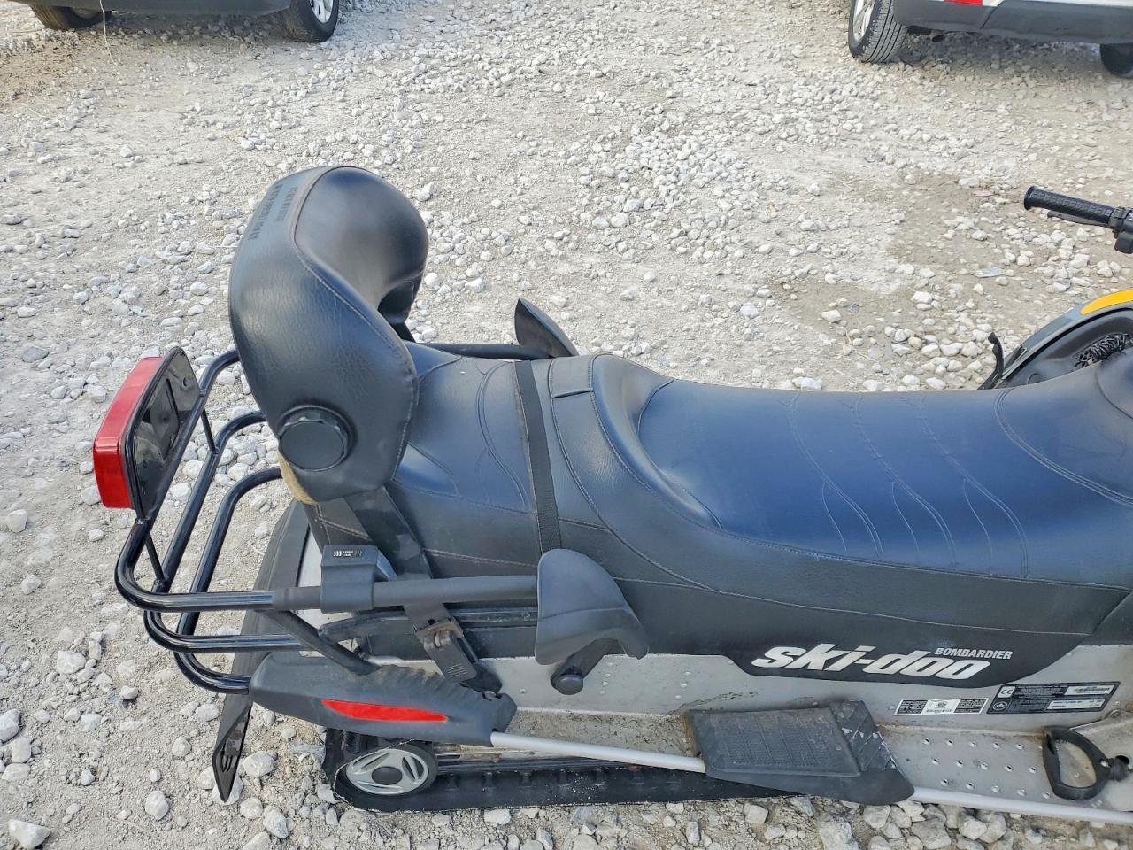 2001 Skidoo Grand Touring 600