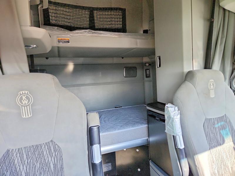 2020 Kenworth T680 Semi Truck