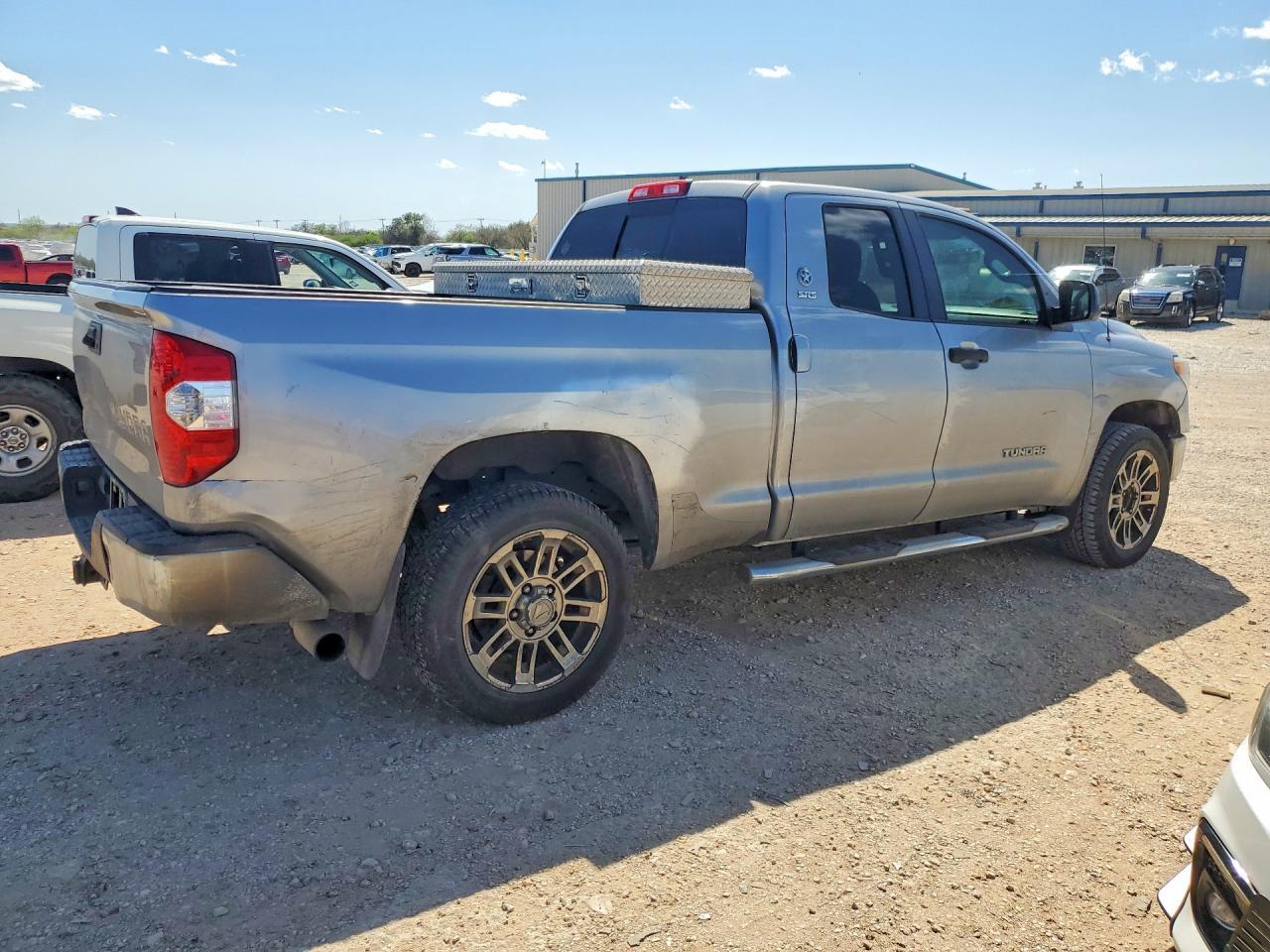2014 Toyota Tundra SR5