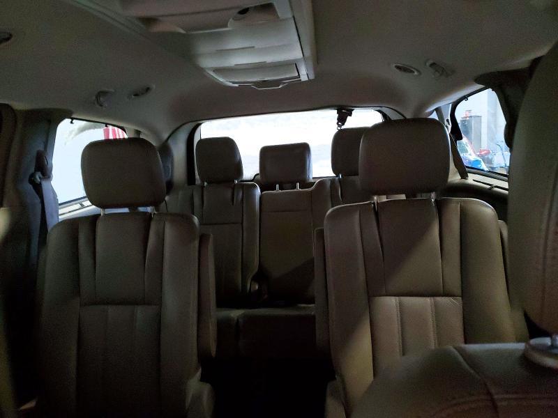 2012 Chrysler Town & Country Touring l