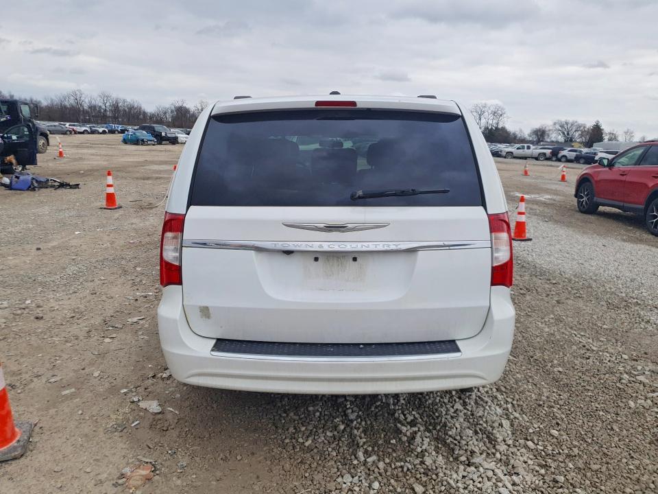 2016 Chrysler Town & Country Touring
