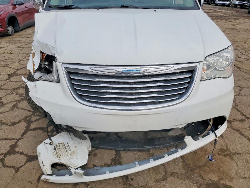 2016 Chrysler Town & Country Touring l