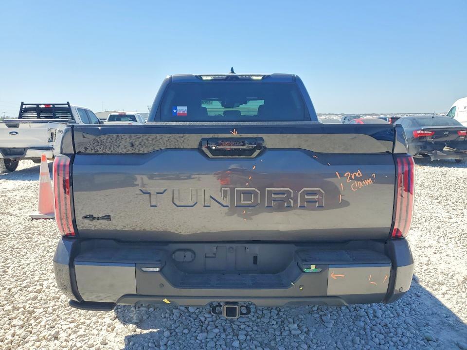 2024 Toyota Tundra Platinum HV