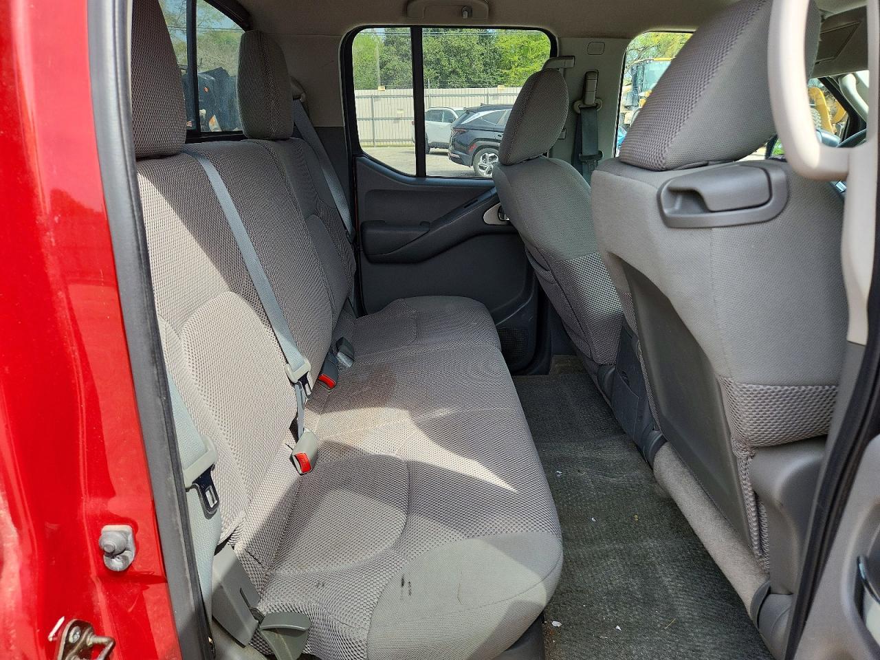 2014 Nissan Frontier SV