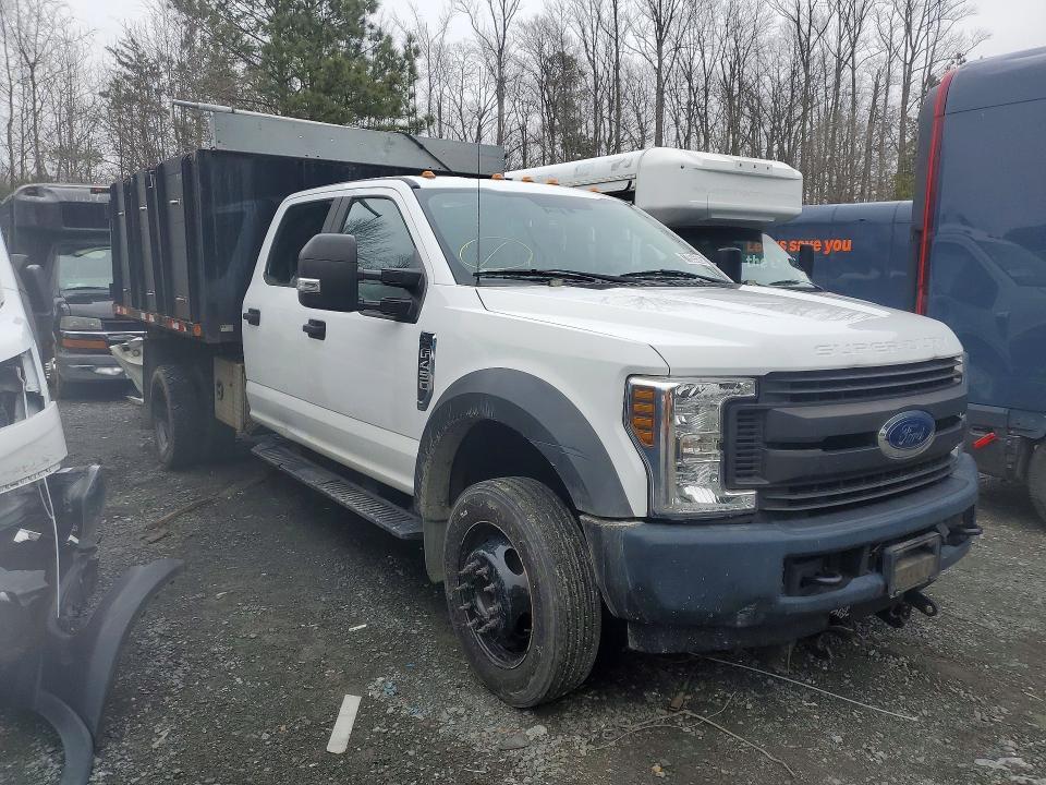 2018 Ford F450 Super Duty Flatbed Truck